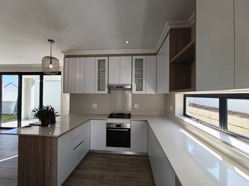 3 Bedroom Property for Sale in Kraaibosch Park Western Cape
